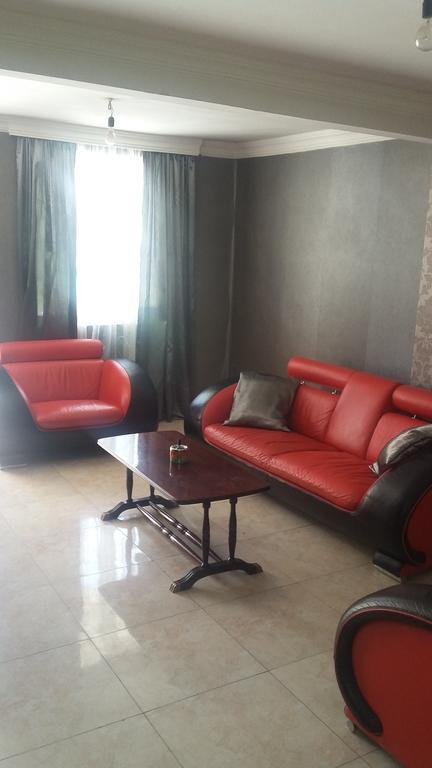 Guest House La Torre In Mestia Exterior foto